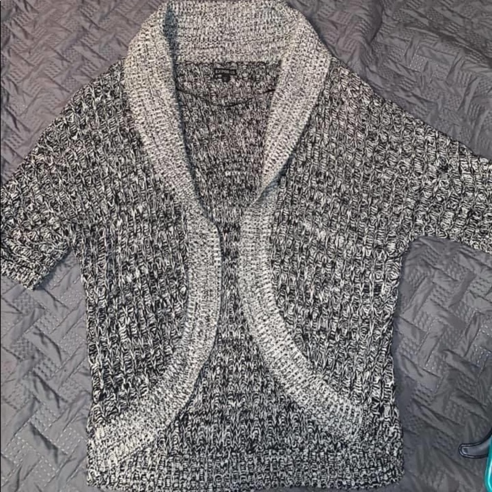 Back & white Express poncho/cardigan